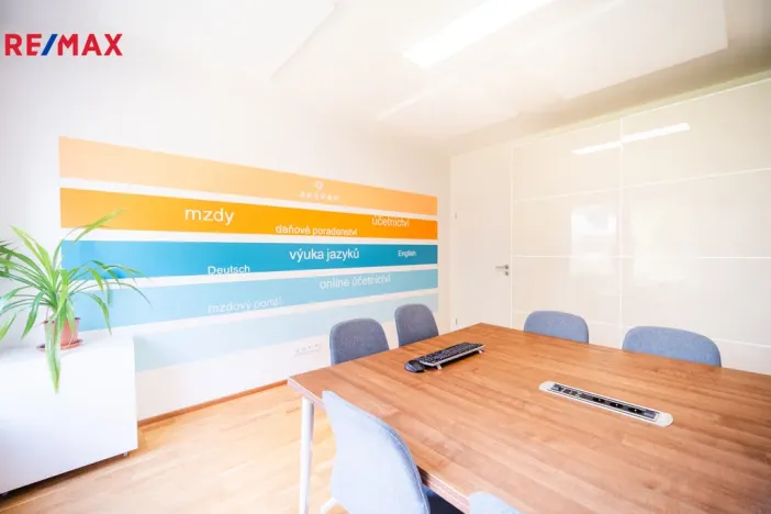 Pronájem kanceláře, Praha - Vysočany, Pechmanových, 91 m2