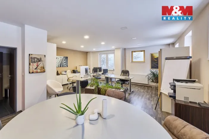 Prodej obchodního prostoru, Trutnov - Horní Staré Město, 1667 m2