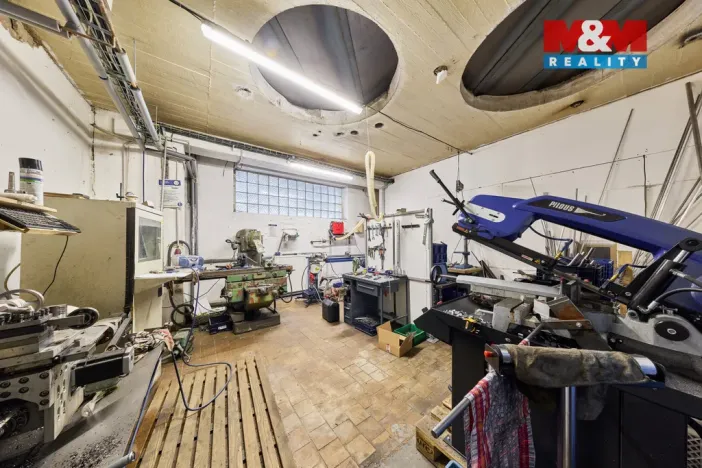 Prodej skladu, Trutnov - Horní Staré Město, 1667 m2