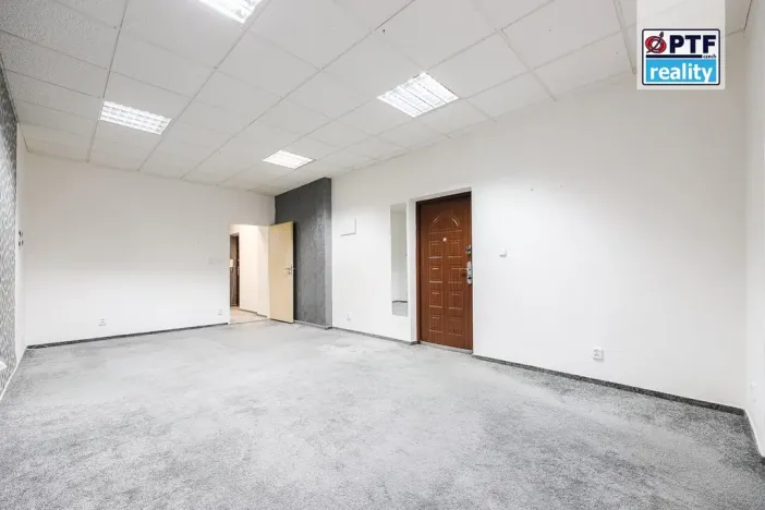 Pronájem obchodního prostoru, Plzeň, Na Roudné, 43 m2
