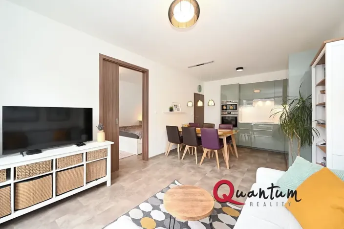 Pronájem bytu 2+kk, Praha - Vysočany, Pod Harfou, 57 m2