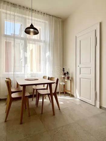 Pronájem bytu 2+1, Praha - Vinohrady, Římská, 85 m2