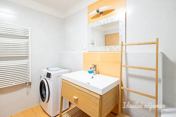 Pronájem bytu 1+kk, Praha, Hořínecká, 39 m2