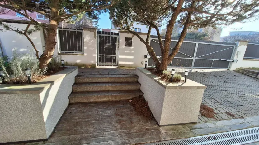 Pronájem bytu 2+1, Praha - Suchdol, Špačkova, 95 m2