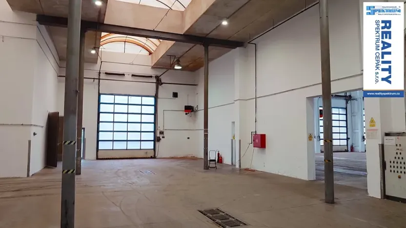 Pronájem výrobních prostor, Lišov, Hůrecká, 1109 m2