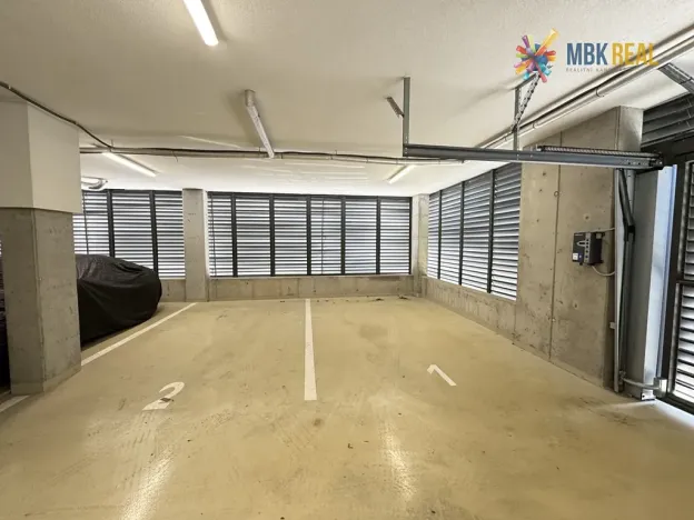Pronájem garážového stání, Brno, Kociánka, 18 m2