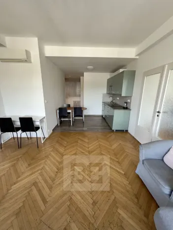 Pronájem bytu 3+1, Praha - Staré Město, Revoluční, 82 m2