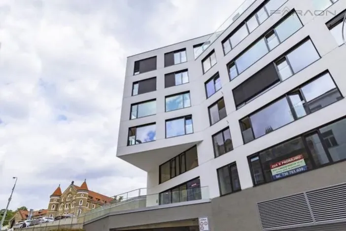 Pronájem bytu 2+kk, Praha - Smíchov, Kmochova, 55 m2