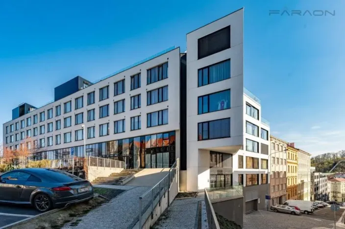 Pronájem bytu 2+kk, Praha - Smíchov, Kmochova, 55 m2