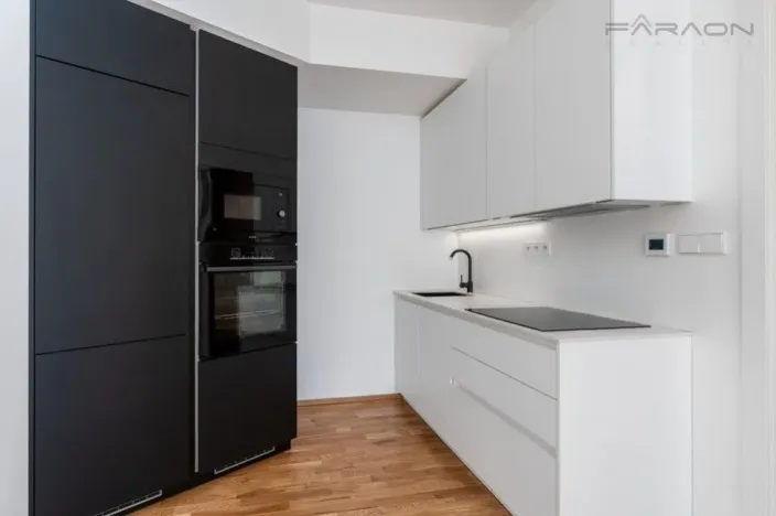 Pronájem bytu 2+kk, Praha - Smíchov, Kmochova, 55 m2