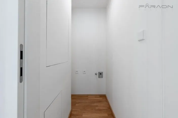 Pronájem bytu 2+kk, Praha - Smíchov, Kmochova, 55 m2