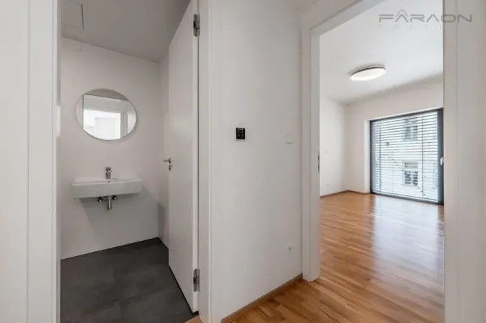 Pronájem bytu 2+kk, Praha - Smíchov, Kmochova, 55 m2