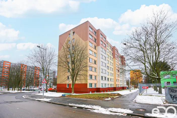 Prodej bytu 2+kk, Praha, Bazovského, 44 m2