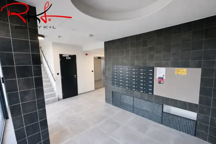 Prodej bytu 2+kk, Praha - Prosek, Čakovická, 49 m2