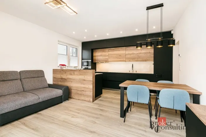 Prodej bytu 3+kk, Hronov, Husova, 70 m2