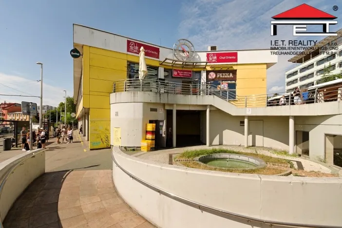 Pronájem obchodního prostoru, Praha - Kobylisy, Klapkova, 467 m2