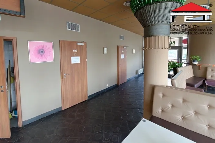 Pronájem obchodního prostoru, Praha - Kobylisy, Klapkova, 467 m2