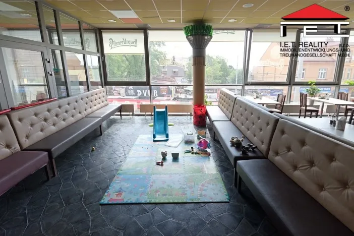 Pronájem restaurace, Praha - Kobylisy, Klapkova, 467 m2