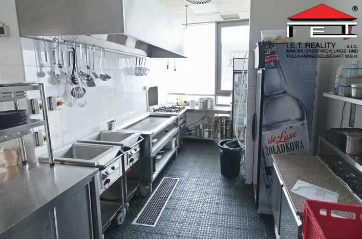 Pronájem restaurace, Praha - Kobylisy, Klapkova, 467 m2