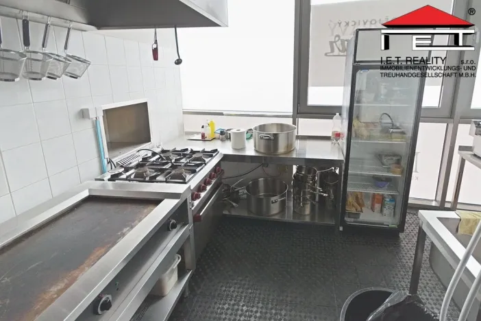 Pronájem restaurace, Praha - Kobylisy, Klapkova, 467 m2
