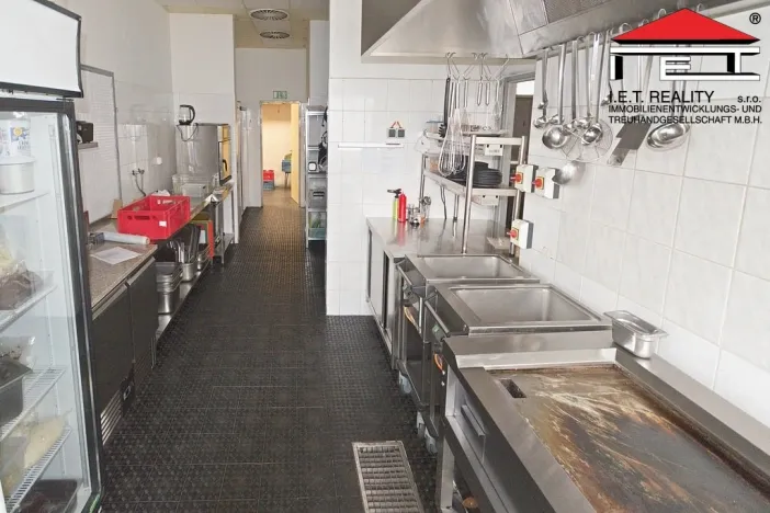 Pronájem restaurace, Praha - Kobylisy, Klapkova, 467 m2