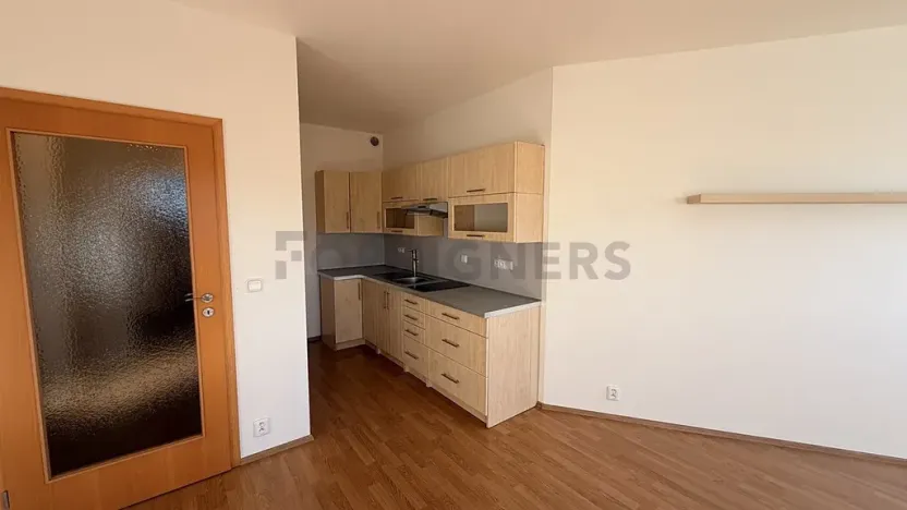 Pronájem bytu 2+kk, Praha, Komořanská, 61 m2