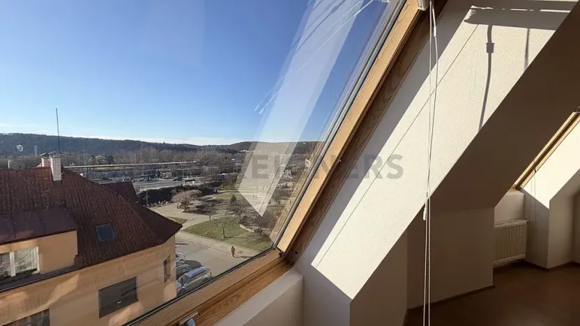 Pronájem bytu 2+kk, Praha, Komořanská, 61 m2