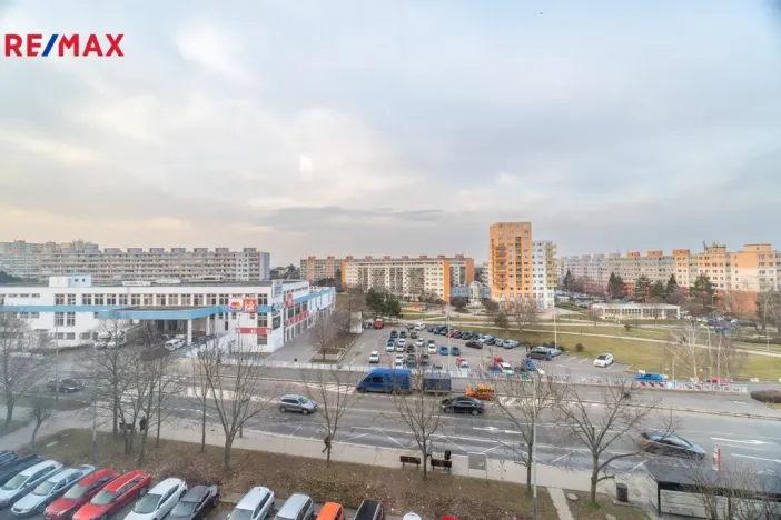 Pronájem bytu 2+kk, Praha - Petrovice, Lessnerova, 43 m2