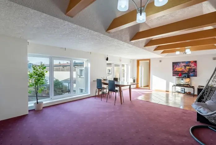 Prodej rodinného domu, Šestajovice, 325 m2