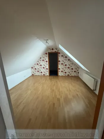 Pronájem pokoje, Beroun, Pod Kaplankou, 12 m2