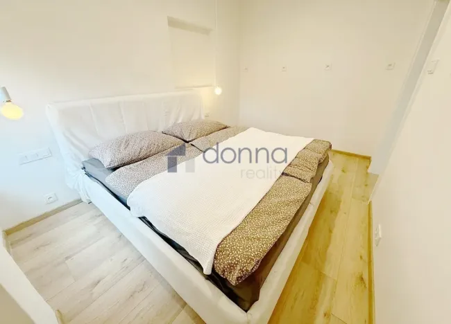 Pronájem bytu 3+kk, Praha, Zákolanská, 68 m2