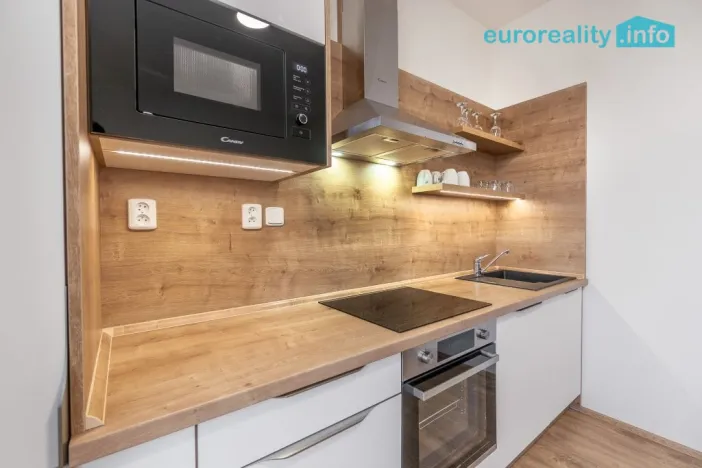 Pronájem bytu 2+1, Mladá Boleslav, náměstí Míru, 73 m2