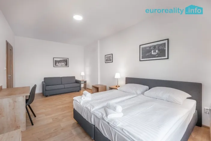 Pronájem bytu 2+1, Mladá Boleslav, náměstí Míru, 73 m2