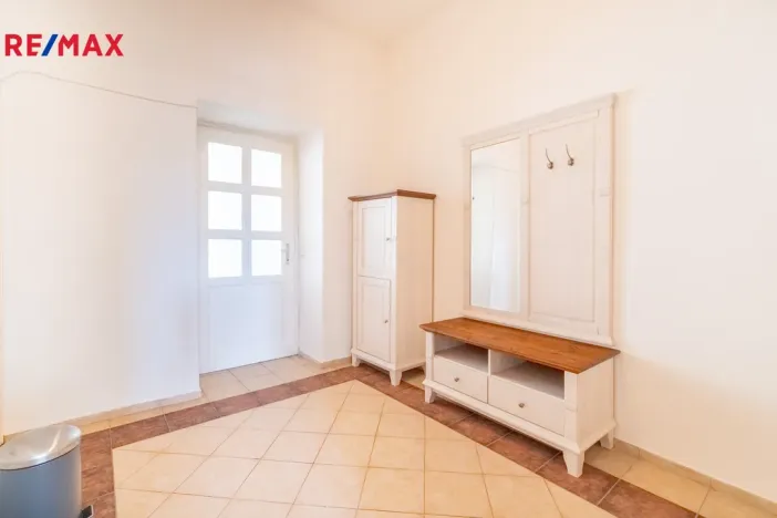 Pronájem bytu 1+1, Praha - Bubeneč, Eliášova, 55 m2