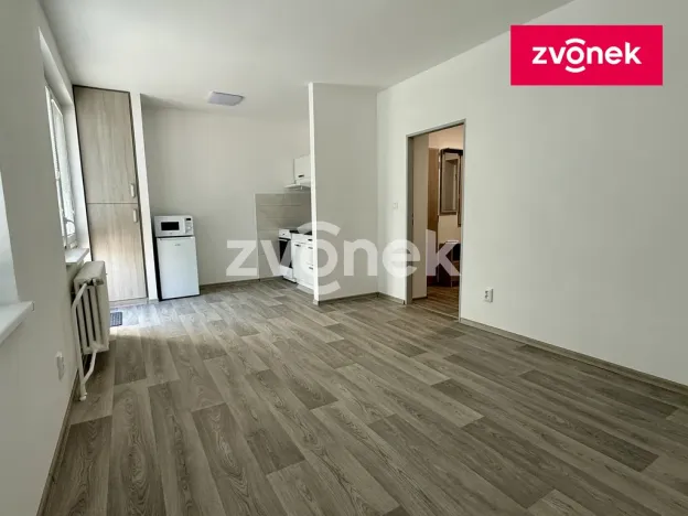 Pronájem bytu 1+kk, Zlín - Malenovice, Tyršova, 32 m2