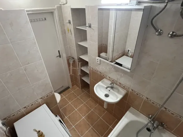 Pronájem bytu 1+kk, Praha - Vokovice, Africká, 31 m2