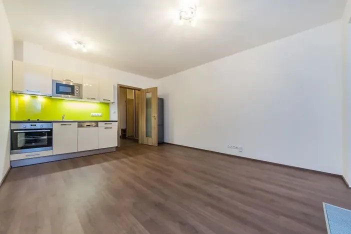 Pronájem bytu 1+kk, Praha - Horní Měcholupy, Mantovská, 36 m2