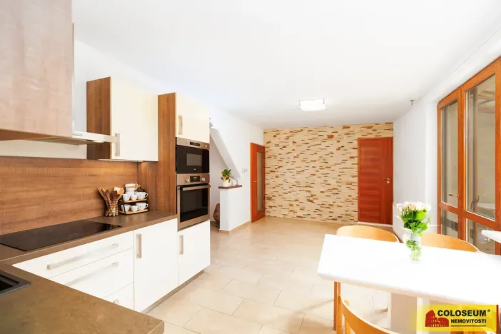 Prodej rodinného domu, Lovčičky, 239 m2