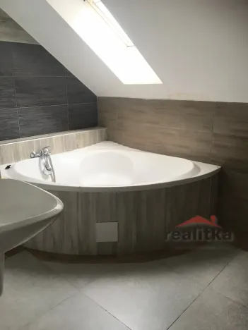 Pronájem bytu 2+kk, Opava, U Pošty, 56 m2