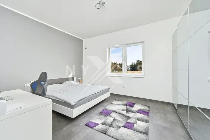 Pronájem rodinného domu, Krakovany, 145 m2