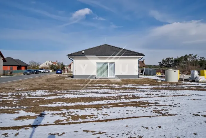 Pronájem rodinného domu, Krakovany, 145 m2