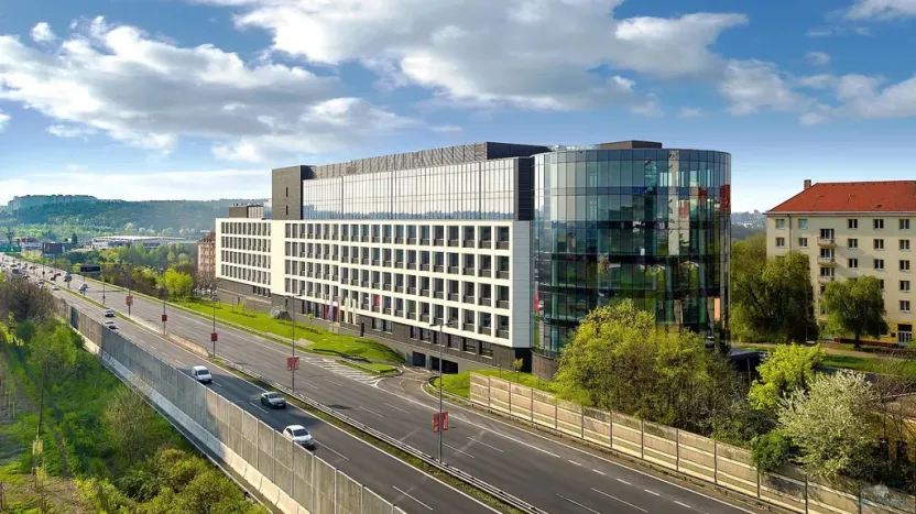 Pronájem kanceláře, Praha - Michle, Jihlavská, 16800 m2