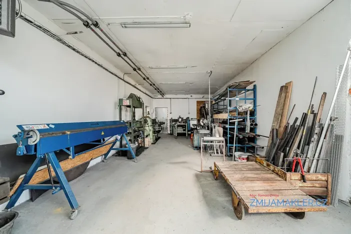 Prodej výrobních prostor, Bílovec, 629 m2