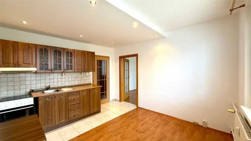 Pronájem bytu 2+kk, Cheb, Lesní, 36 m2