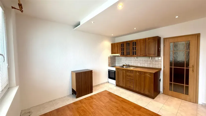 Pronájem bytu 2+kk, Cheb, Lesní, 36 m2