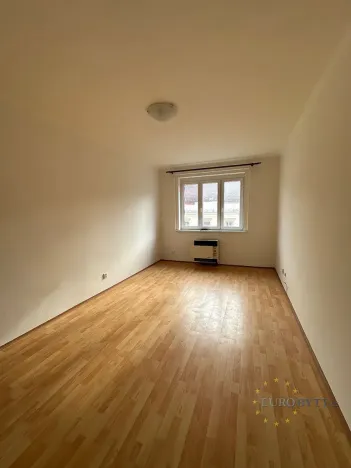 Pronájem bytu 1+kk, Praha - Nusle, V Horkách, 32 m2