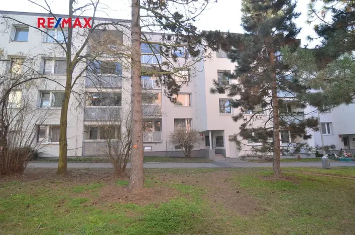 Pronájem bytu 1+kk, Praha - Zbraslav, Tunelářů, 37 m2