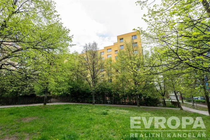 Prodej bytu 3+1, Praha - Hlubočepy, Voskovcova, 77 m2