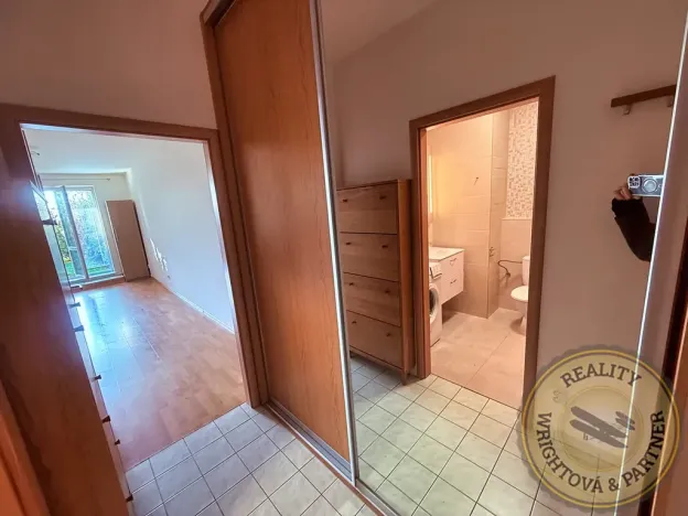 Prodej bytu 1+kk, Praha - Řeporyje, Wiesenthalova, 38 m2