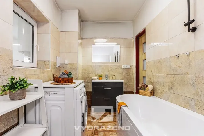 Prodej rodinného domu, Černov, 242 m2